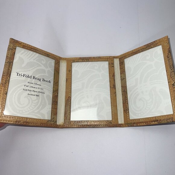 Trifold World Map Photo Album Passport Size 4x6” Wallet - Picture 3 of 4